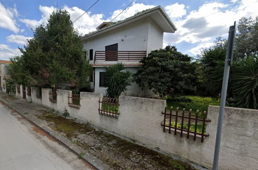 Villa spaziosa con ampi ambienti a Carosino — foto 2