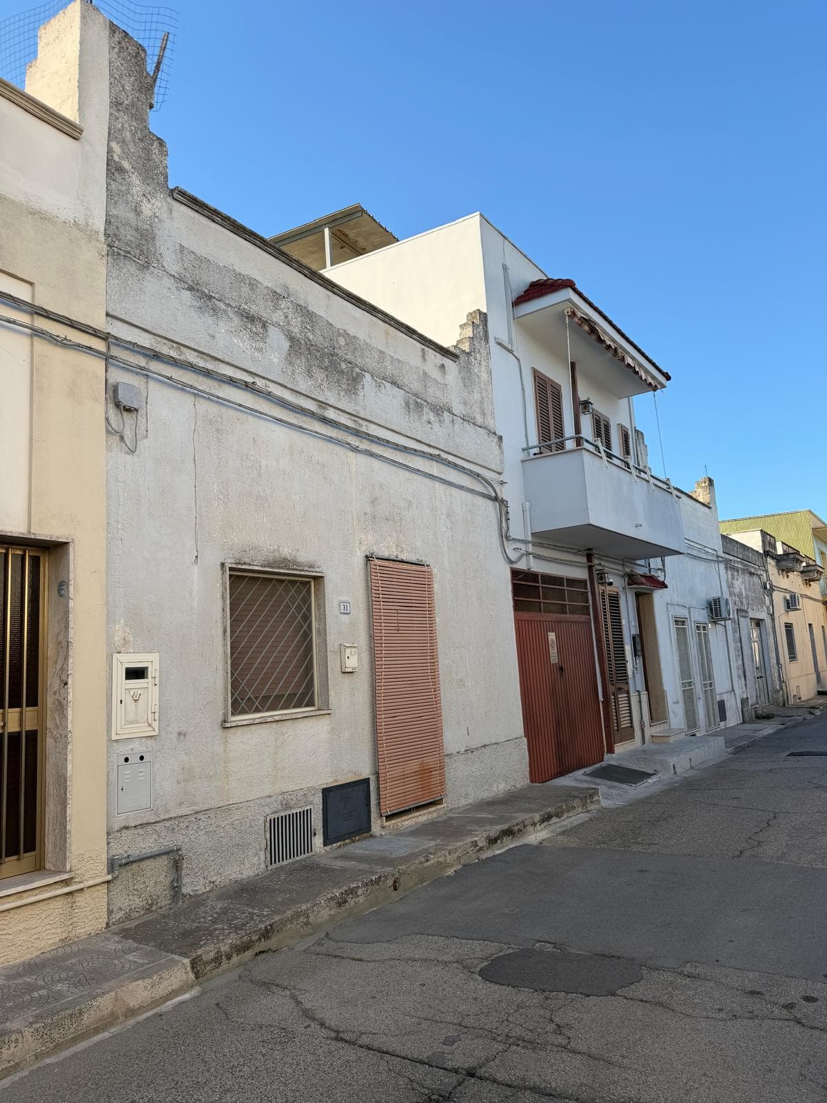 Casa indipendente a Sava con ampi spazi